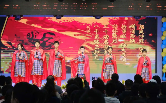  吟誦經典 傳承文化——中學部第二十一屆藝術節之詩歌朗誦比賽圓滿落幕啦 